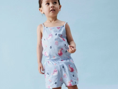 Pige i Name It lyseblå heldragt med print af hvaler 13228171 chambray blue whales